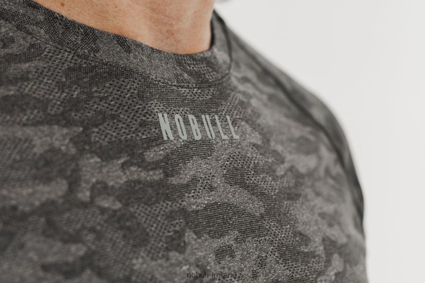 NOBULL N68P2P1133Men's Lightweight Textured Long Sleeve Tee (Camo) Black