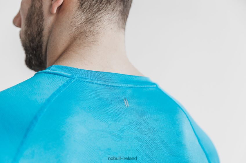 NOBULL N68P2P966Men's Lightweight Textured Long Sleeve Tee (Neon Camo) Blue