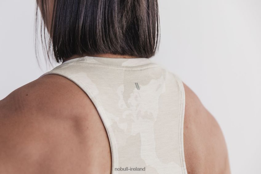 NOBULL N68P2P1997Women's Crossfit Games 2022 High-Neck Tank Oatmeal