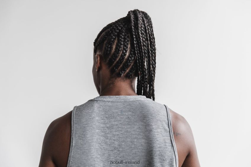 NOBULL N68P2P2007Women's Muscle Tank (Classic Colors) Grey