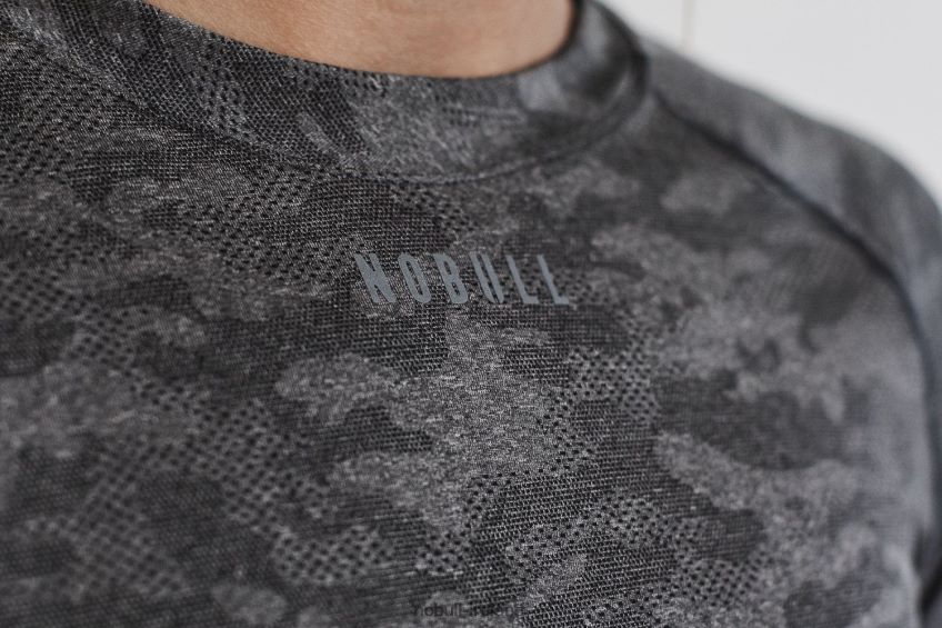 NOBULL N68P2P2624Women's Lightweight Textured Long Sleeve Tee (Camo) Black